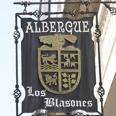 Hostal Blasones *